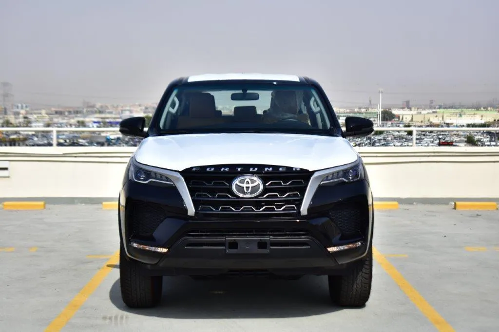 2023 TOYOTA FORTUNER  SR5 2.7L PETROL 4WD 7 SEAT  AUTOMATIC TRANSMISSION